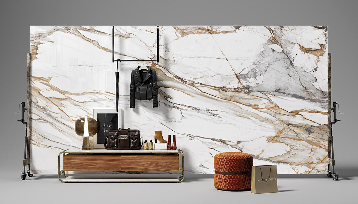 Salon tendance avec revêtement total en inspiration marbre.