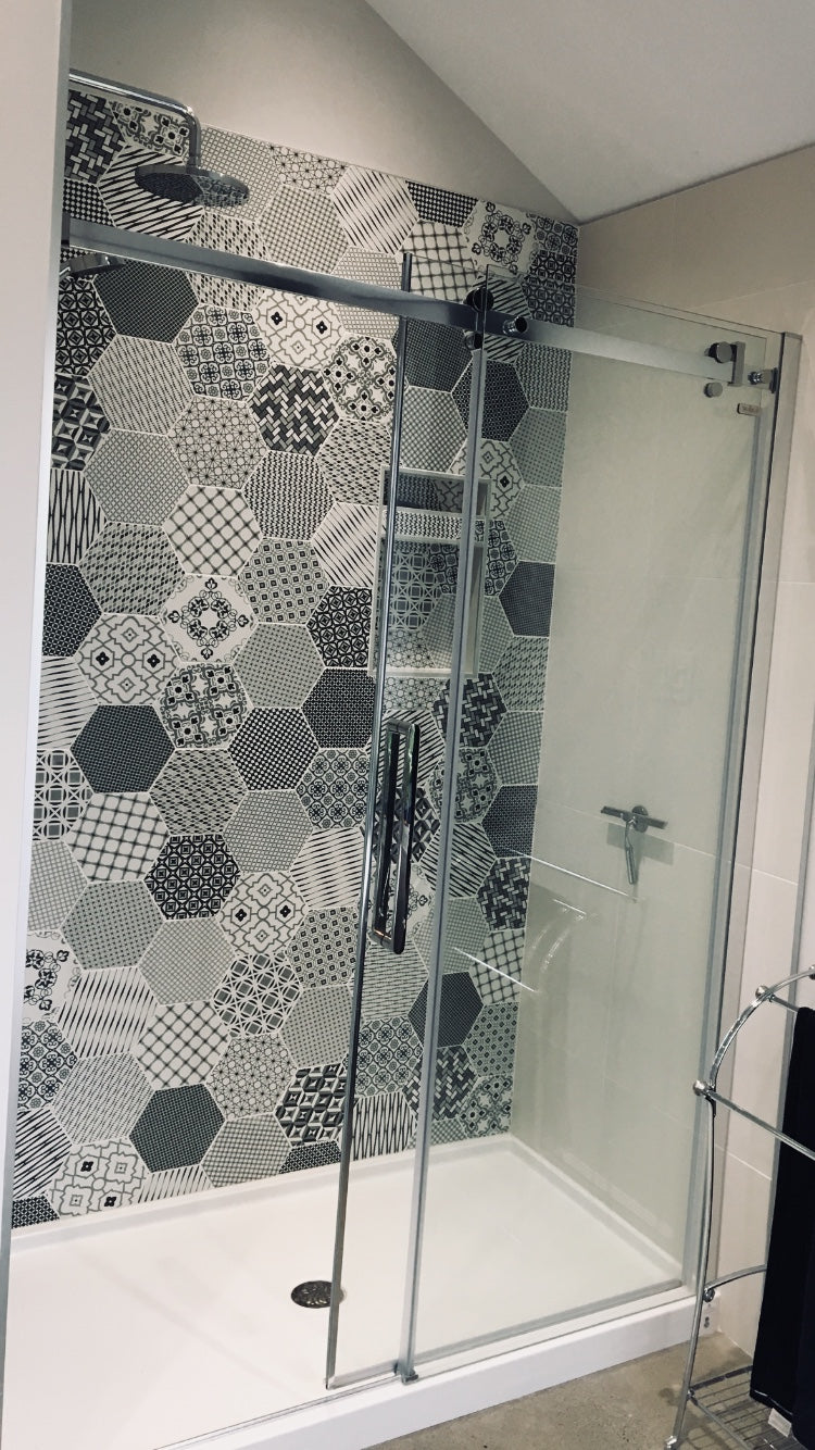 revêtement murale de douche italienne inspiration rétro.